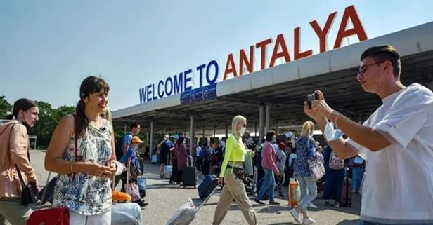 İran-İsrail savaşı sebebi ile rotalar değişti | Türkiye'ye turist akını