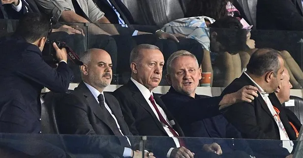 Başkan Erdoğan RAMS Başakşehir-La Fiorita maçını tribünden takip etti