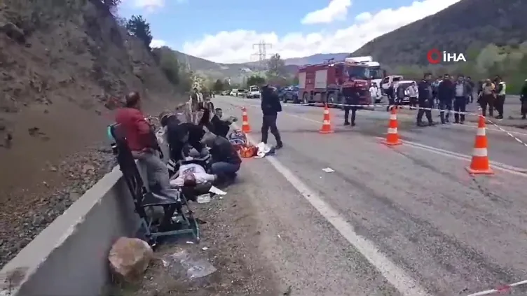 Bolu’da iki minibüs çarpıştı: 15 yaralı