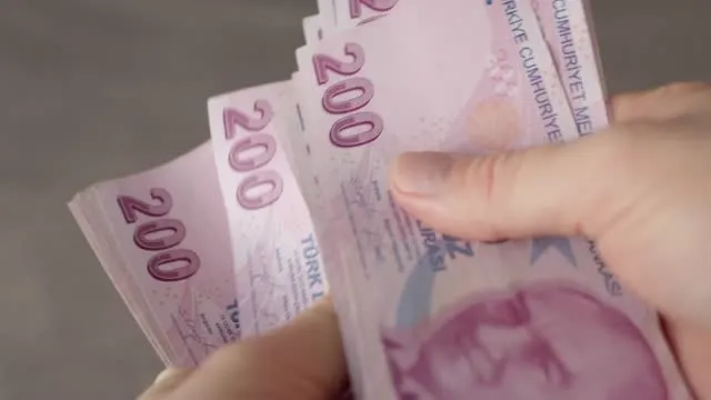 ihtiyac-kredisi-faizleri-dustu-iste-yeni-taksit-tablosu-1726171923038.jpg İhtiyaç kredisi faizleri düştü! İşte yeni taksit tablosu-6