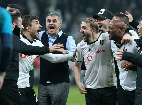 besiktaslilari-heyecanlandiran-gelisme-senol-gunes-trabzondan-istanbula-hareket-etti-1639408881141.jpg SON DAKİKA: Beşiktaş'ın yeni teknik direktörü belli oldu! Öndere Karaveli ile yola devam-8