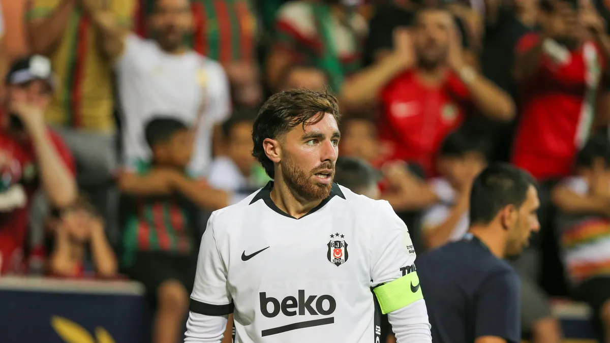 Beşiktaş, Amedspor'a yenilerek liderlik şansını kaçırdı
