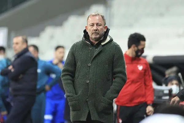 trabzonspora-yenilen-besiktas-buyuk-bir-firsat-tepti-1612135931328.jpeg Trabzonspor'a yenilen Beşiktaş büyük bir fırsat tepti!-3