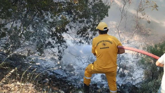 Marmaris'te korkutan yangın!