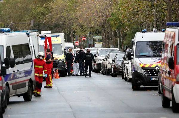 Son dakika: Charlie Hebdo’nun eski binasının bulunduğu bölgede bıçaklı saldırı: 4 yaralı-5