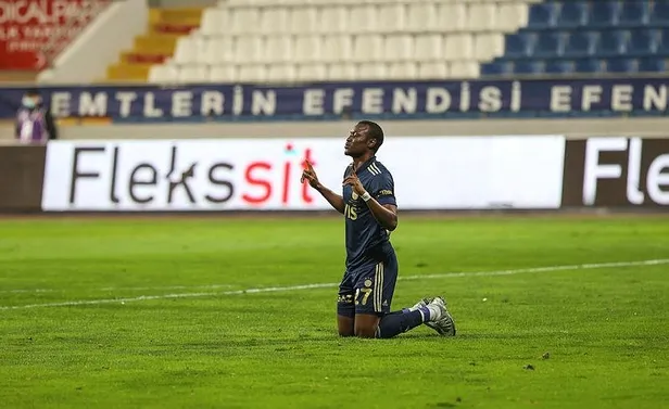 kasimpasaya-2-gol-atarak-galibiyeti-getiren-fenerbahceli-mame-thiam-elhamdulillah-1609787534488.jpeg Kasımpaşa'ya 2 gol atarak galibiyeti getiren Fenerbahçeli Mame Thiam: Elhamdülillah-5