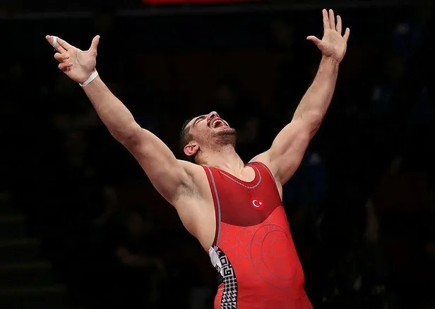milli-guresci-taha-akgul-avrupa-gures-tarihine-gecti-1619190753339.jpeg Milli güreşçi Taha Akgül, Avrupa güreş tarihine geçti!-4