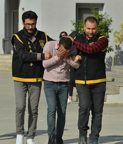 eski-sevgilisinin-arkadasini-bicakla-rehin-alan-sahsin-daha-once-de-kuyumcu-soygununa-karistigi-ortaya-cikti-1617295990569.jpeg Eski sevgilisinin arkadaşını bıçakla rehin alan şahıs hakkında çarpıcı detaylar ortaya çıktı! Polis yeniden peşinde...-2