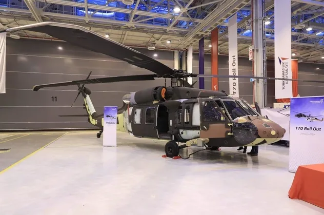 T-70 helikopterinin ilki hangardan çıktı