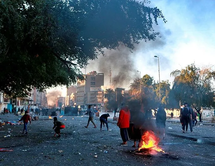 Bağdat yangın yeri! İki gösterici öldürüldü