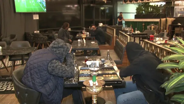 İstanbul Ataşehir'de pes dedirten görüntüler! Yasağa rağmen nargile keyfi!-4