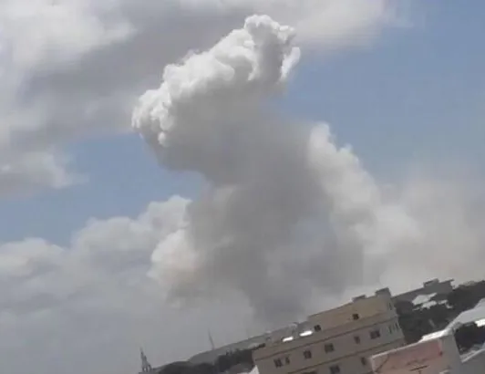 Somali’de askeri üssün önünde patlama: 8 ölü