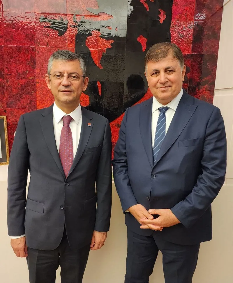 ozgur-ozelde-izmir-elden-gidecek-endisesi-imamoglu-fondas-kalemler-uzerinden-vuruyor-chpde-heyecan-uyandiracak-1707730137220.jpeg Özgür Özel'de 'İzmir' endişesi! İmamoğlu fondaşlar üzerinden vuruyor: "CHP’de heyecan uyandıracak iddialı adaylar yok"-3