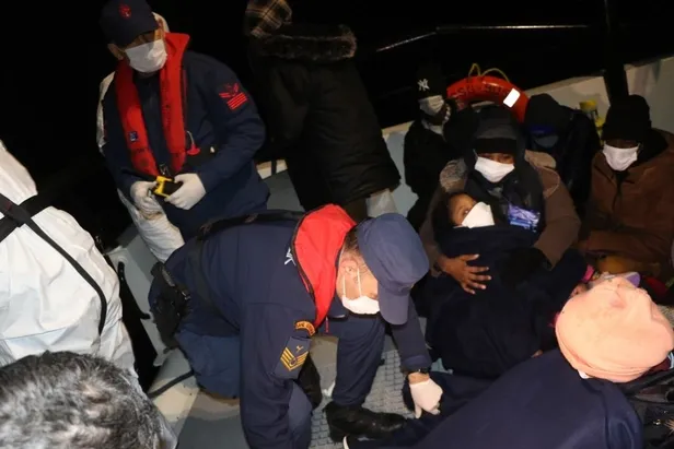 yunanistanin-turkiyeye-attigi-duzensiz-gocmen-gecisleri-iftiralarina-sert-yanit-1617397433027.jpeg Yunanistan'ın Türkiye'ye attığı 'düzensiz göçmen geçişleri' iftiralarına sert yanıt!-6