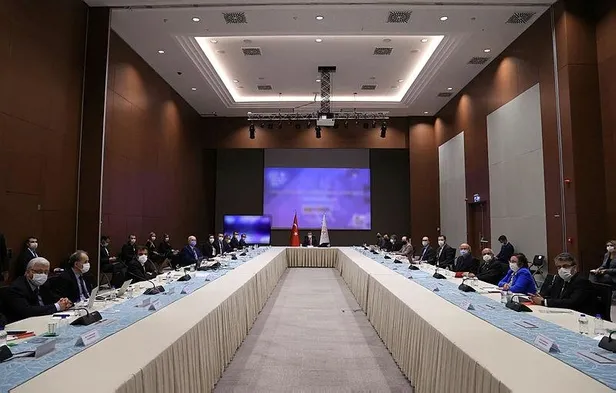 turkiyenin-umudu-bu-odada-saglik-bakani-fahrettin-koca-yerli-asi-ortak-calisma-grubu-toplantisina-baskanlik-etti-1602609876590.jpeg Türkiye'nin umudu bu odada! Sağlık Bakanı Fahrettin Koca, Yerli Aşı Ortak Çalışma Grubu Toplantısı'na başkanlık etti-2