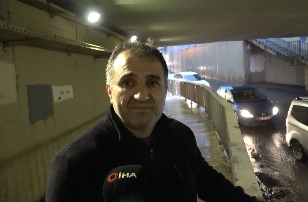 BABA VE KIZI ARAÇTA MAHSUR KALDI -1