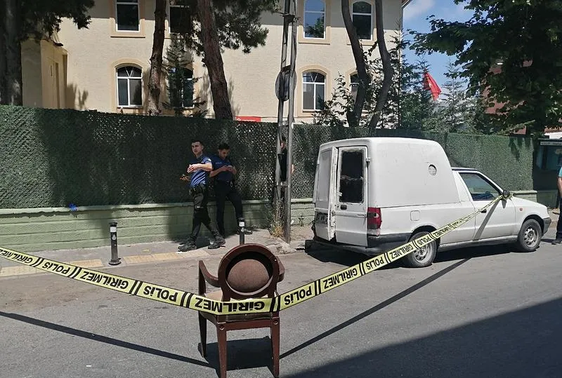 Cesedi mahalleli buldu