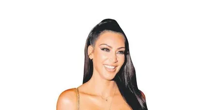 Sözde Ermeni soykırımını tanıdığını belirten Kim Kardashian çark etti! Türk mayosu giydi