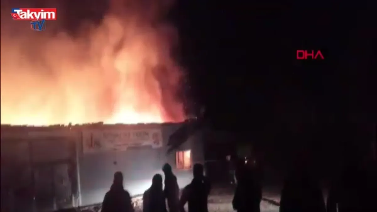 Amasya'da soğan deposu alev alev yandı