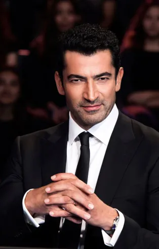 ABD'nin Arkansas, Maryland, Missisippi, Güney Carolina, Tennessee ve Teksas eyaletlerinin anayasalarına göre kimler devlet hizmetinde çalışamaz?