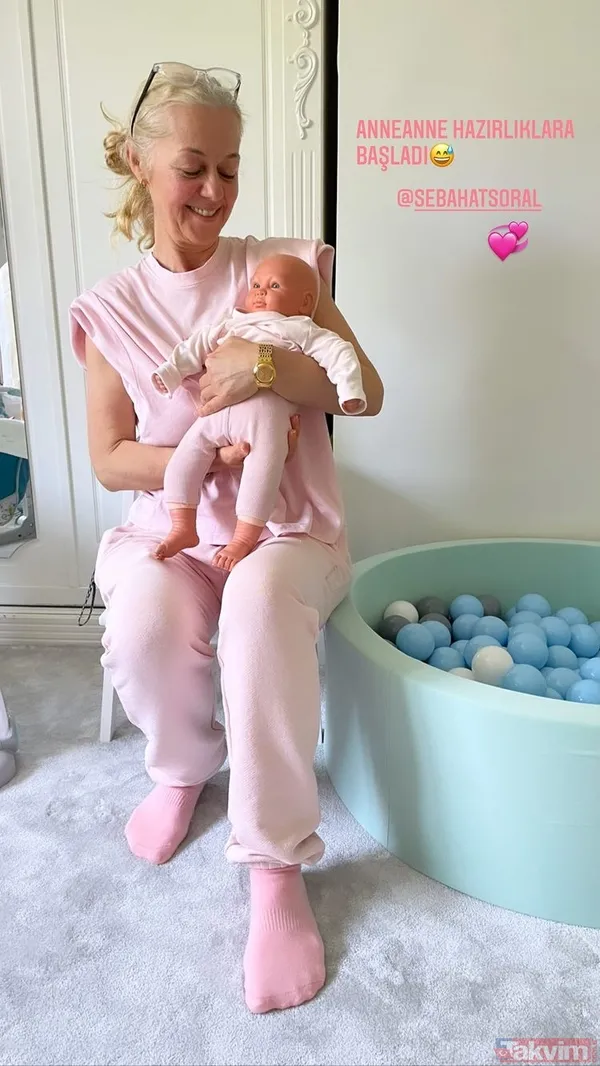 Güzelliğiyle kızlarına taş çıkardı! Ateş Kuşları’nın Mercan’ı Hande Soral’ın annesine bakın! İsmail Demirci’nin kayınvalidesi... - 18