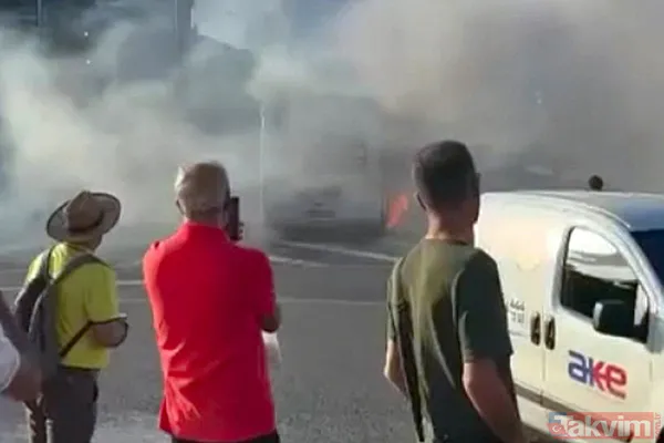 Avcılar'da metrobüs yangını: Yolcular tahliye edildi seferler aksadı - 5