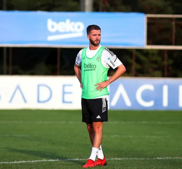 Beşiktaş'ın flaş transferi taraftarıyla buluşuyor! Pjanist sahne alıyor-5