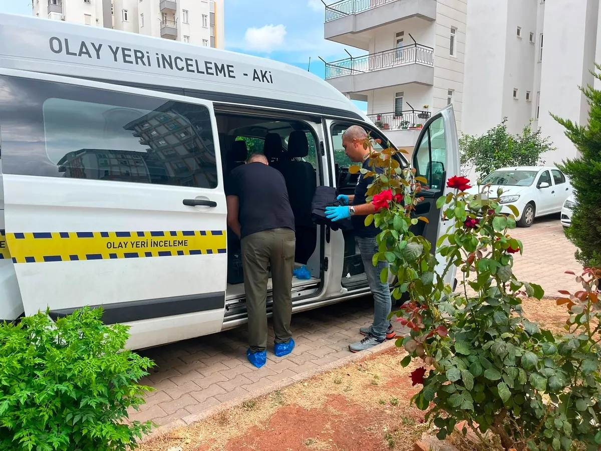 1783614270368.jpeg Antalya'da şüpheli ölüm: 43 yaşındaki kadın evinde ölü bulundu-3