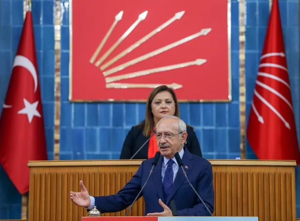 kemal-kilicdaroglu-akbeleni-kasirken-gaf-ustune-gaf-yapti-1921-2021-2019-gunese-kacak-hat-kursuye-cikardigi-ne-1691497893688.jpeg Kemal Kılıçdaroğlu Akbelen'i kaşırken gaf üstüne gaf yaptı; 1921-2021-2019... Güneşe kaçak hat, kürsüye çıkardığı Necla Işık'ın 'başörtüsü' çelişkisi...-2