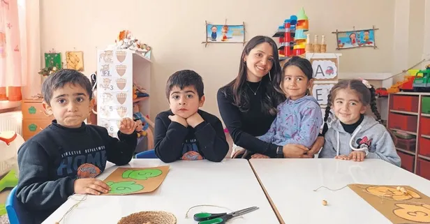 Bitlis’te Hediye öğretmen 3 yıl önce atandığı ilkokul için kolları sıvadı!