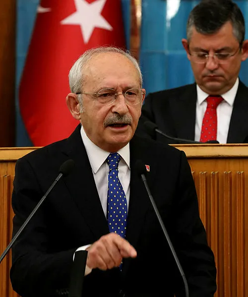 kemal-kilicdaroglu-13-sehidin-oldugu-gun-ickili-parti-duzenleyen-bogazicili-bir-grup-sapkini-desifre-eden-takvimcomtrye-saldirdi-1613488926013.jpg Kemal Kılıçdaroğlu, 13 şehidin olduğu gün içkili parti düzenleyen Boğaziçili bir grup sapkını deşifre eden habere saldırdı-3