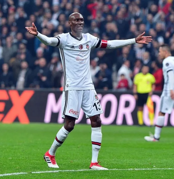 Beşiktaş Trabzonsporlu Okay Yokuşlu'ya kancayı taktı-9