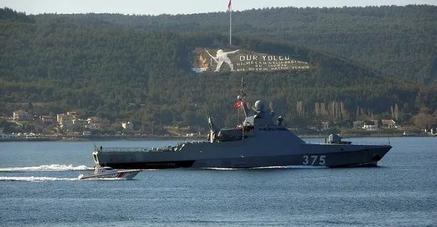 Karadeniz’e doğru ilerleyen Rus savaş gemisi Çanakkale Boğazı’ndan geçti