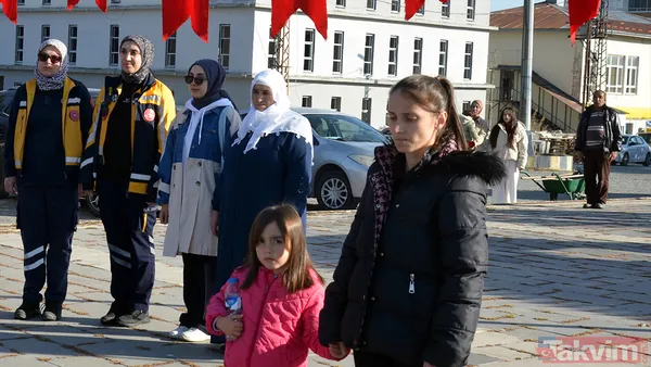 Saat 09.05'te hayat durdu! 81 ilde Atatürk'e saygı duruşu... - 21