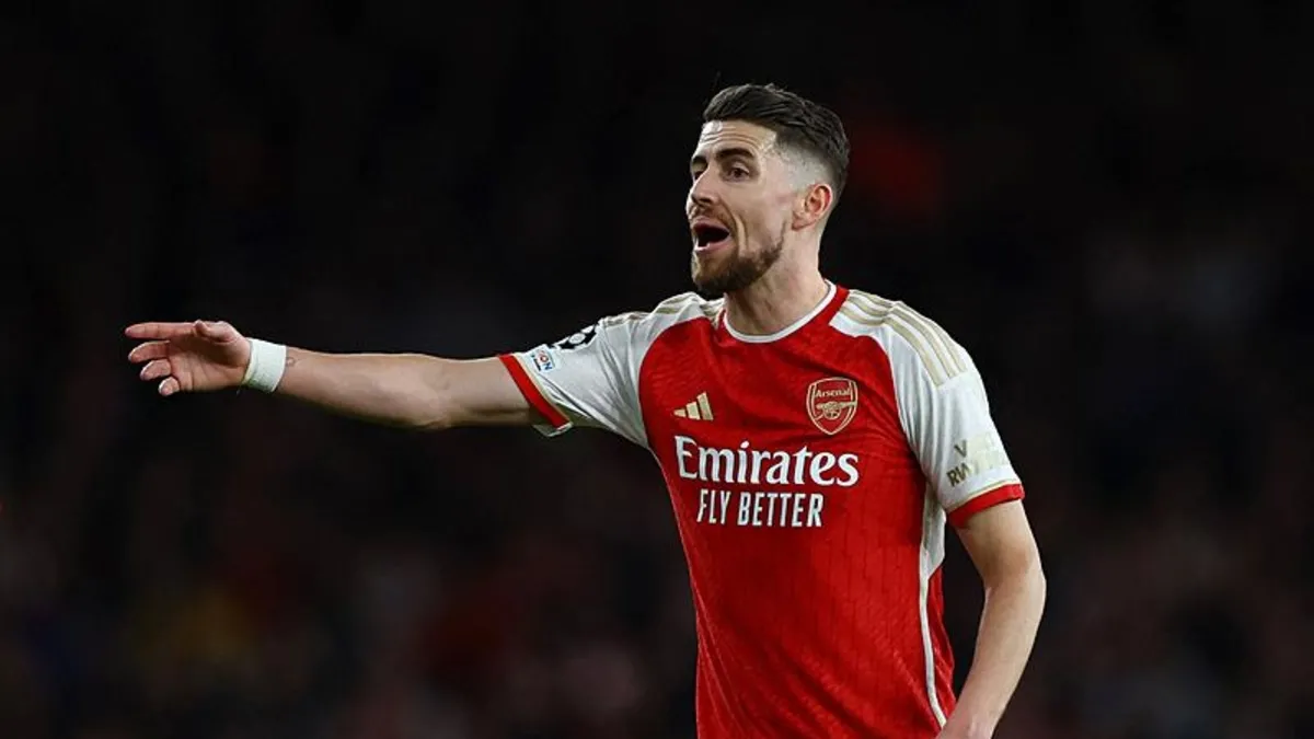 Jorginho Arsenal'de kaldı!