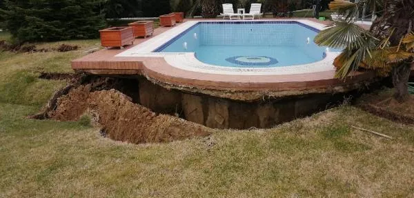 Büyükçekmece'de korkutan görüntü: Dev yarıklar oluştu! Villalarda çökme tehlikesi-8