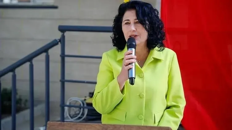 chpli-belediye-baskani-doktorlari-dolandirdi-iddiasi-1740024507611.jpeg CHP Kınık Belediye Başkanı seçilen Sema Bodur. (Takvim.com.tr)