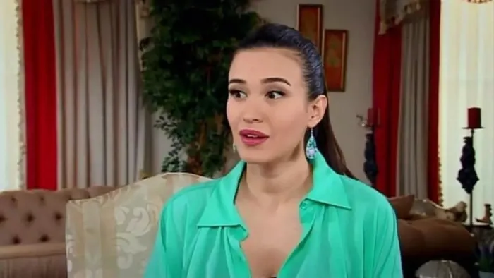 gonul-daginin-basrolunden-surpriz-geri-donus-o-anlari-ozleyenler-sevincten-gobek-atti-1701683052058.jpg Gönül Dağı'nın yıldızısından sürpriz dönüş kararı! O anları özleyenler sevinçten çıldırdı-3