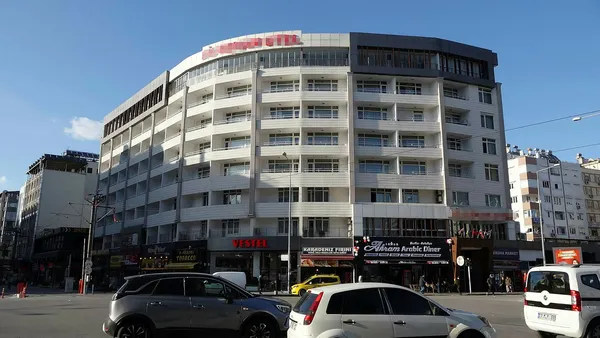 otel-odasinda-bogularak-olduruldu-teyzesinin-feryatlari-yurek-dagladi-akrabasi-da-tecavuz-etmis-1647843317311.jpg Otel odasında yarı çıplak cesedi bulundu! Teyzesinin feryatları yürek dağladı! Akrabası da tecavüz etmiş...-3