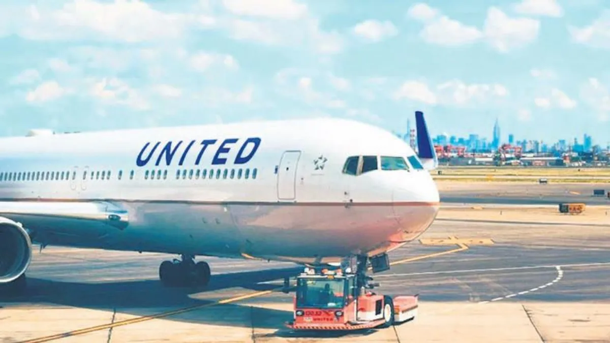 United Airlines'a ait yolcu uçağı, "biyolojik tehlike" nedeniyle Washington DC'ye iniş yaptı