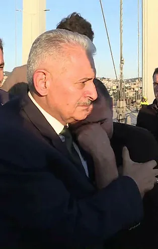 Köprüdeki intiharı Başbakan Yıldırım önledi