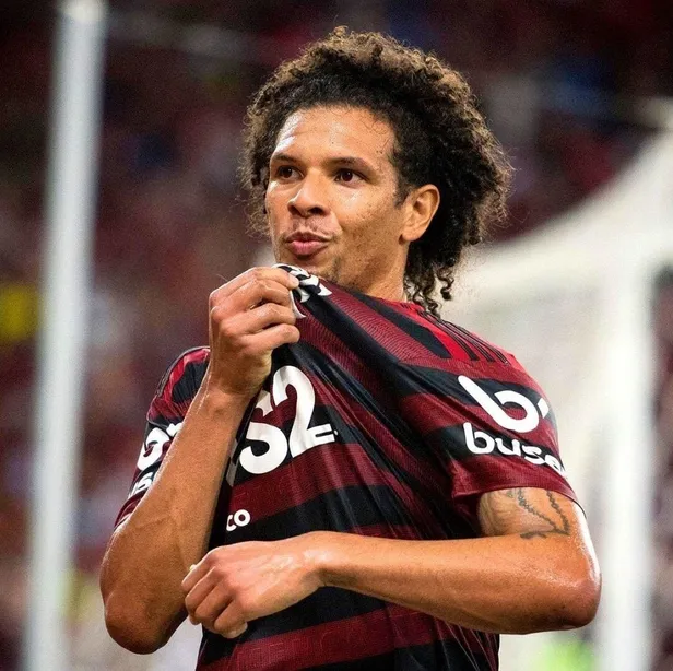 willian-arao-fenerbahcede-1657667881408.jpeg Fenerbahçe Joshua King’den sonra Willian Arao transferini resmen duyurdu!-2