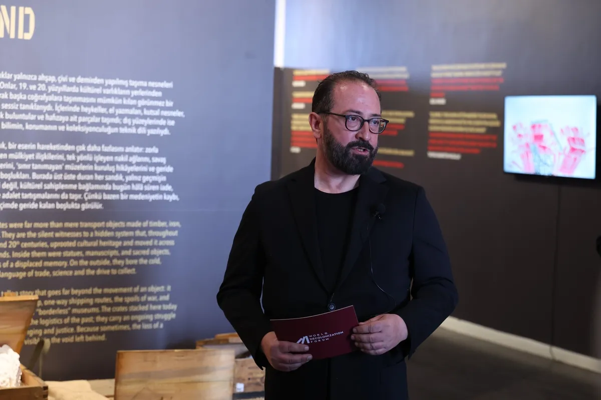 world-decolonization-forum-insanligin-yuku-dekolonizasyonun-bugunu-sergisi-ile-basladi-1778336766800.jpeg World Decolonization Forum, “İnsanlığın Yükü: Dekolonizasyonun Bugünü” Sergisi ile Başladı-2