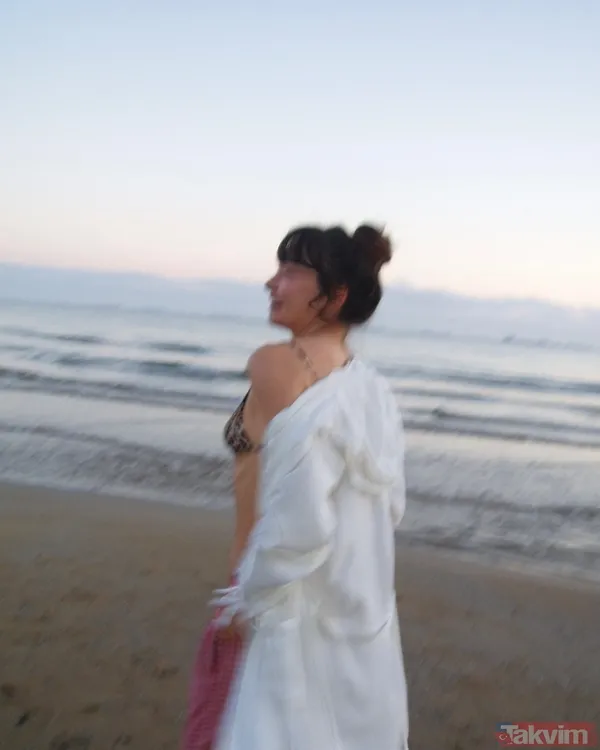 Neslihan Atagül sabahın 5’inde leopar desenli bikinisiyle kumsalda! Art arda paylaşıp sosyal medyayı salladı! - 7