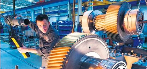 Sanayide çarklar hız kesmiyor