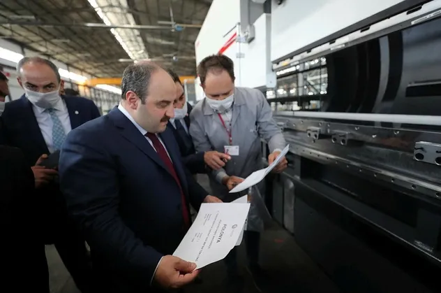 Sanayi ve Teknoloji Bakanı Mustafa Varank, 5 kıtada 86 ülkeye ihracat yapan Dener Makina'yı ziyaret etti