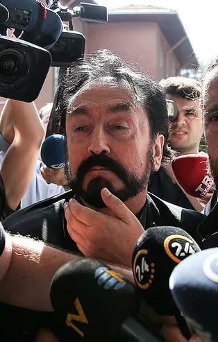 Adnan Oktar: Ne askerliği! Biz keriz miyiz ya?
