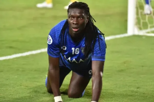 Al Hilal Bafetimbi Gomis ile yeniden anlaştı, Falcao rafa kalktı