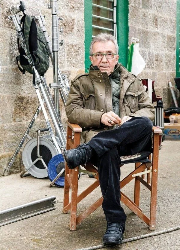 son-dakika-turk-sinema-dizi-sektorunun-aci-kaybi-osman-sinav-hayatini-kaybetti-1742478821072.jpeg Osman Sınav hayatını kaybetti (Takvim.com.tr)