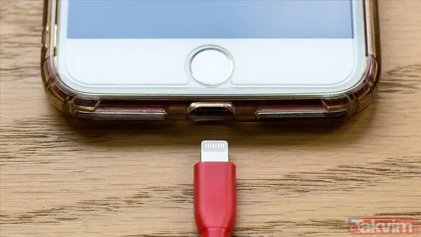 Cep telefonu kullanıcılarının en büyük hatası ortaya çıktı: Pil ömrünü bitiriyor - 1